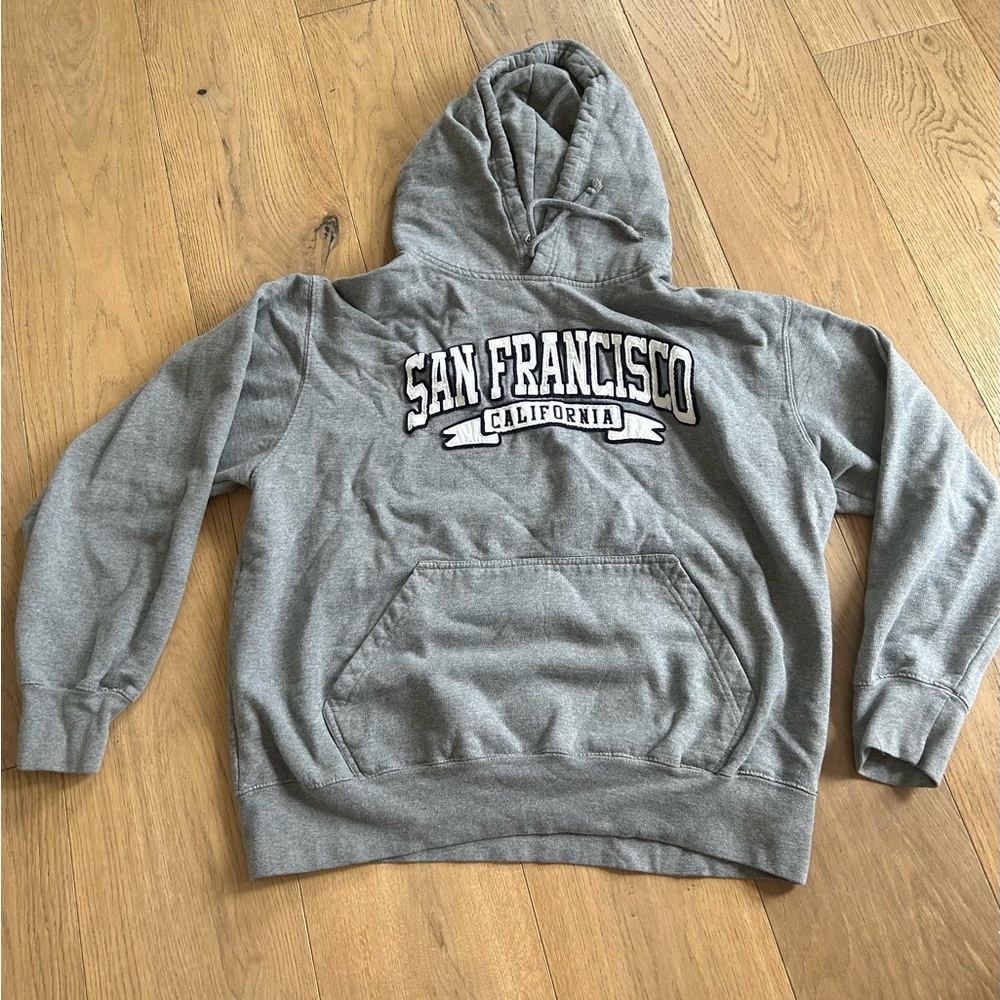 EMBROIDERED SWEATSHIRT (HOODIE)